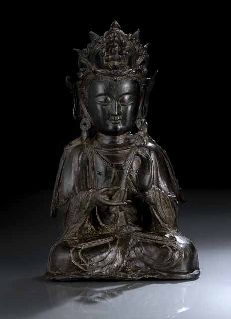 Bronze des sitzenden Guanyin mit einem Zepter